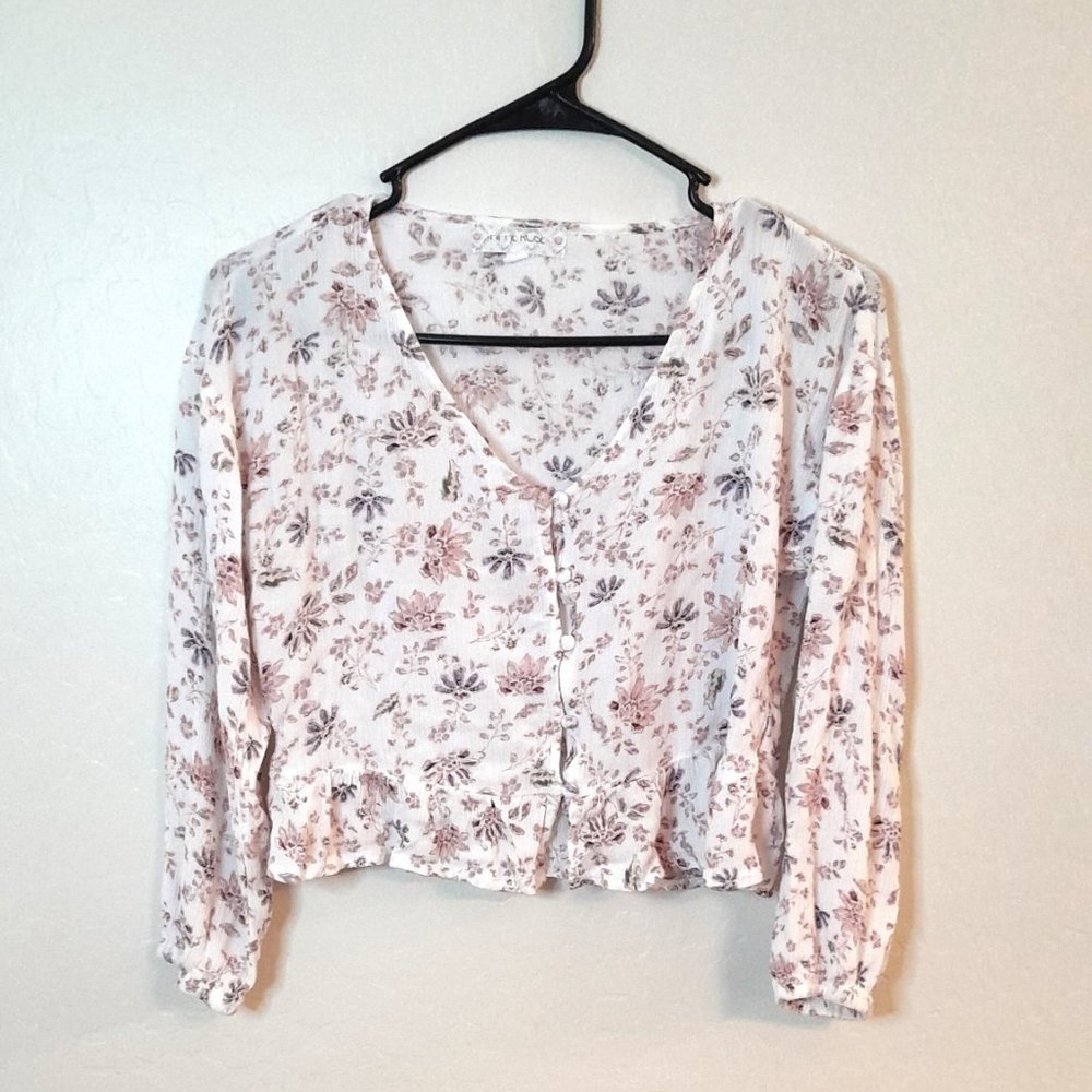 Hippie Rose Floral print Blouse with lantern sleeves. Ruffle bottom. Small
